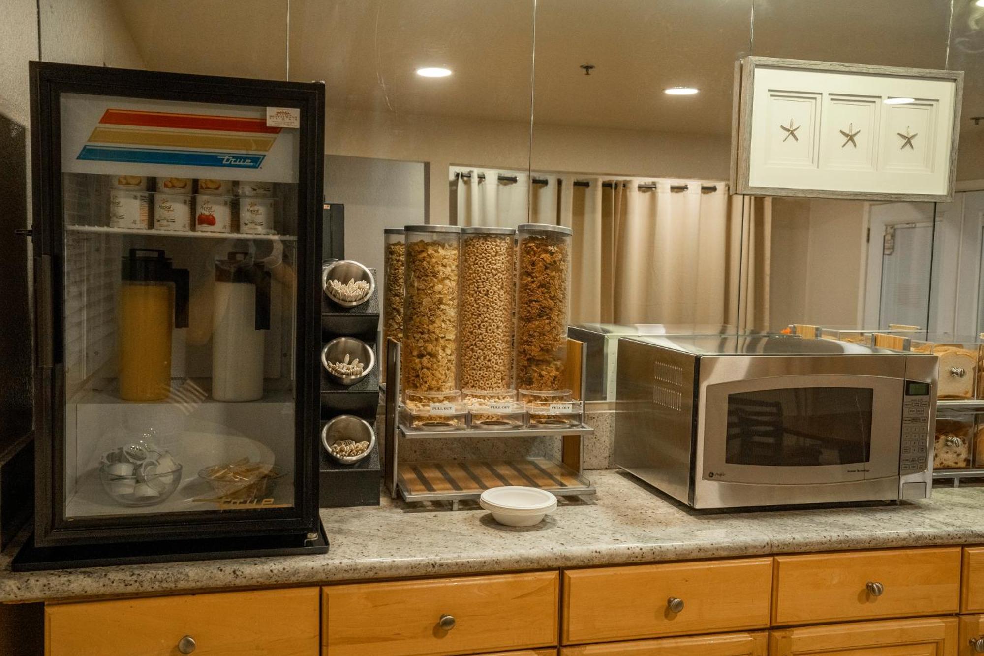 Americas Best Value Inn Lynnwood Buitenkant foto
