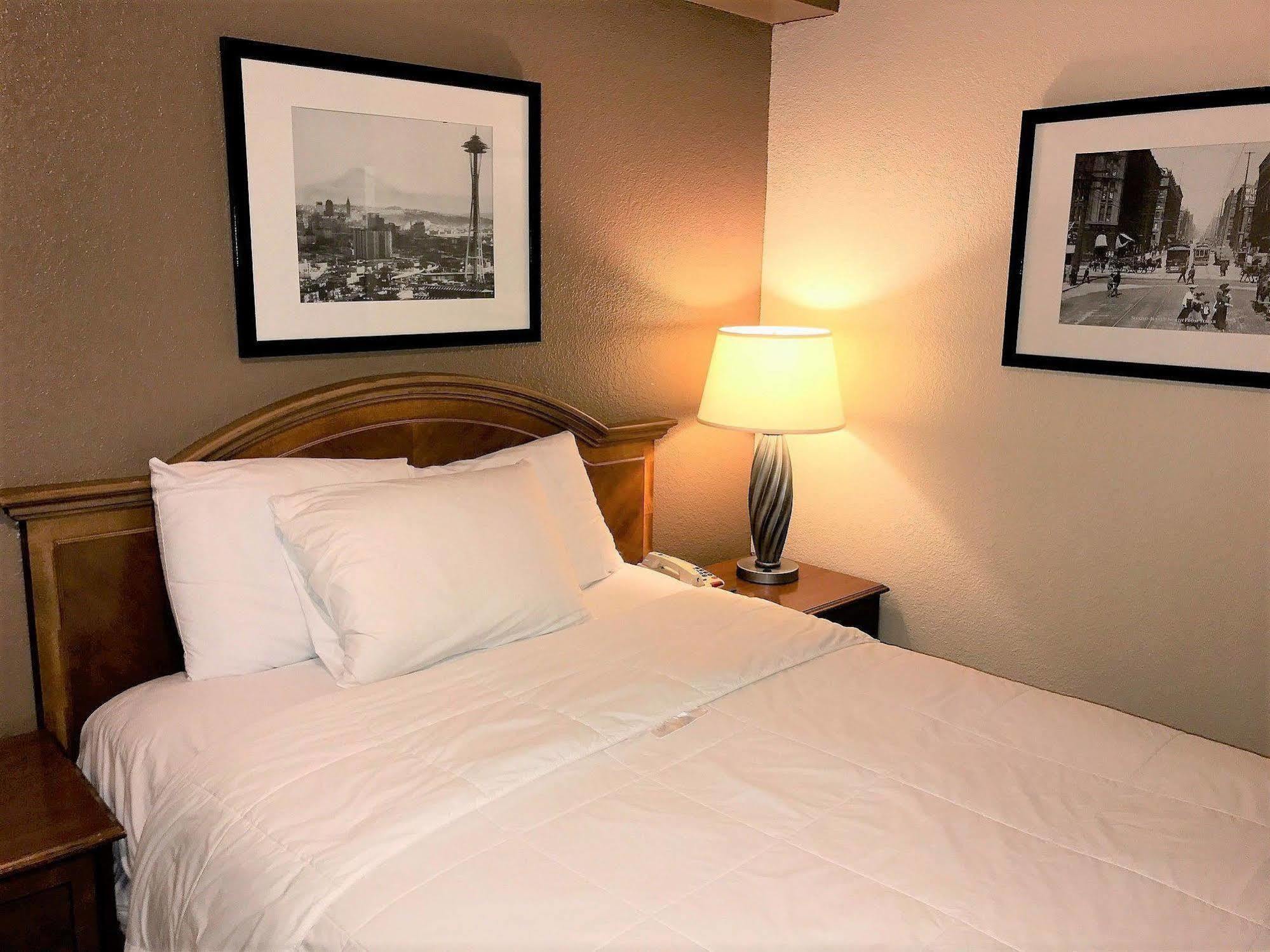 Americas Best Value Inn Lynnwood Buitenkant foto