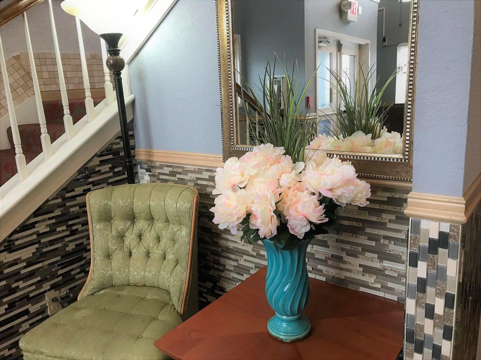 Americas Best Value Inn Lynnwood Buitenkant foto